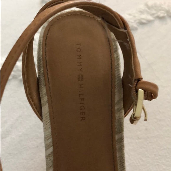 Tommy Hilfiger heels - Picture 4 of 6